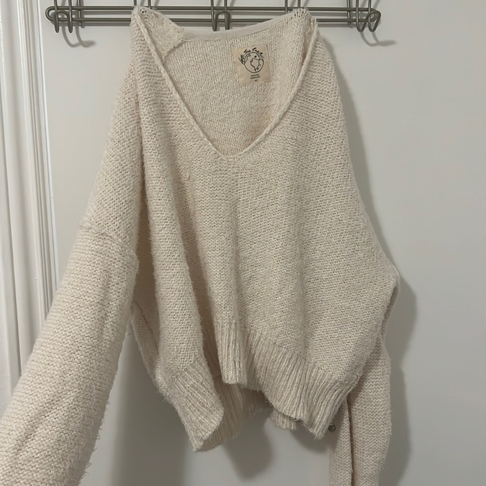 White / cream knit sweater